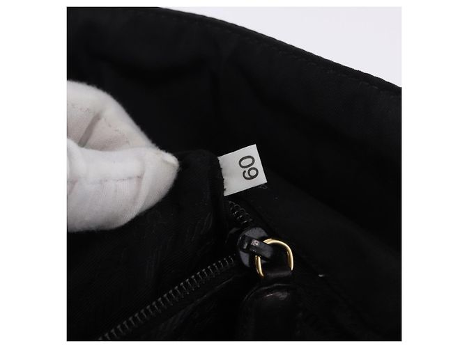 Borsa a Tracolla con Catena PRADA Nylon Nero Tono Oro Auth 194116 - vista 12
