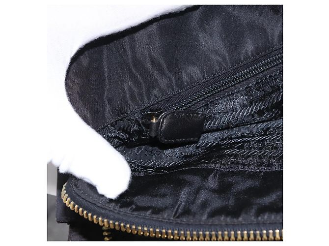 Borsa a Tracolla con Catena PRADA Nylon Nero Tono Oro Auth 194116 - vista 25