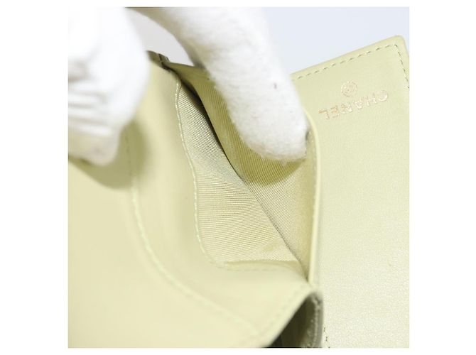 Portafoglio CHANEL Matelasse 2.55 in pelle d'agnello verde e oro CC Auth 193593A D'oro - vista 24