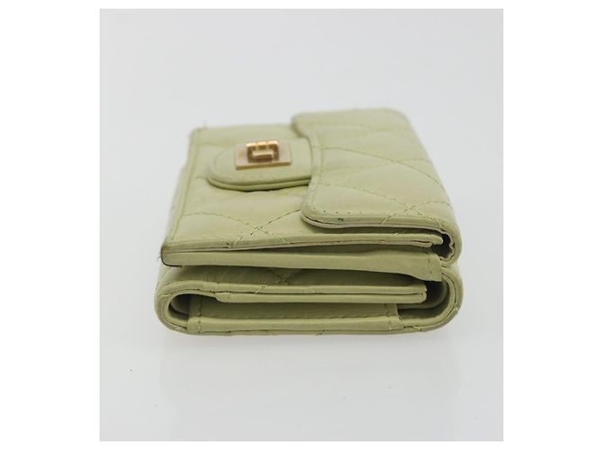 Portafoglio CHANEL Matelasse 2.55 in pelle d'agnello verde e oro CC Auth 193593A D'oro - vista 3