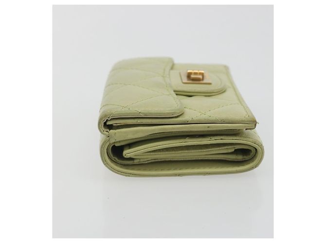Portafoglio CHANEL Matelasse 2.55 in pelle d'agnello verde e oro CC Auth 193593A D'oro - vista 4