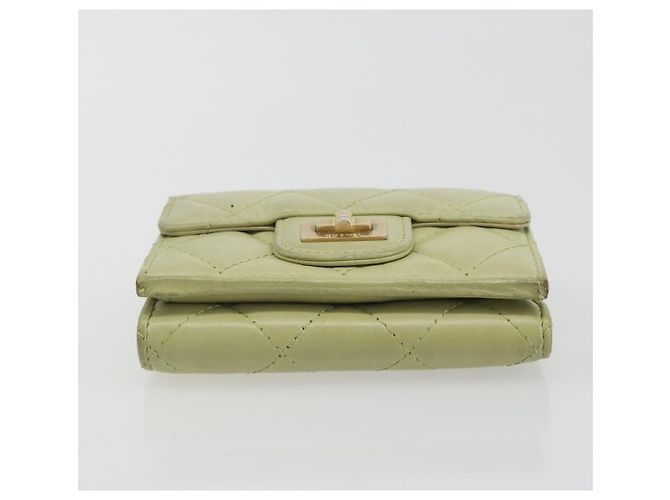 Portafoglio CHANEL Matelasse 2.55 in pelle d'agnello verde e oro CC Auth 193593A D'oro - vista 6