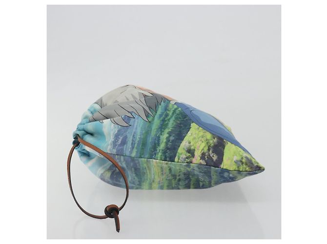 LOEWE Studio Ghibli Howl's Moving Castle Sophie Pouch Nylon Blue Auth 167478M - vista 4
