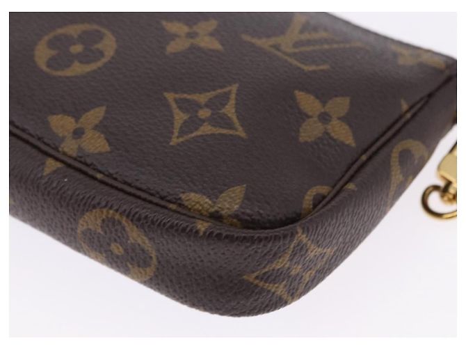LOUIS VUITTON Monogram Vivienne Mini Pochette Accessoires M68489 Auth 195558M Monograma - vista 17