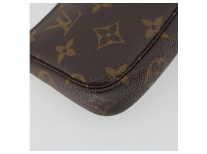 LOUIS VUITTON Vivienne Mini Pochette Accessoires Pouch M81760 LV Auth 193793M Monogram - view 16
