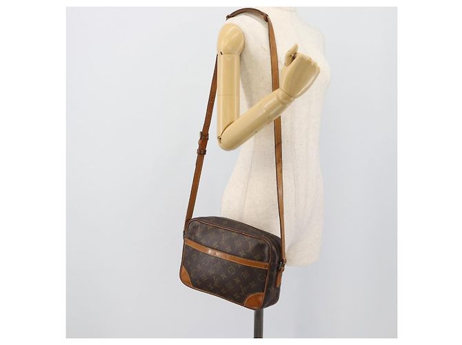 LOUIS VUITTON Monogram Trocadero 27 Shoulder Bag M51274 LV Auth 195211 Monogramma - vista 22