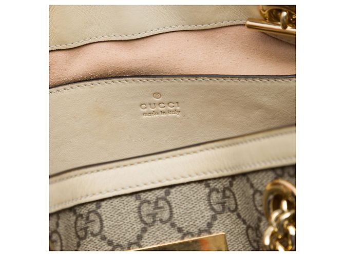 mala Gucci Small GG Supreme Padlock Bege - vista 5
