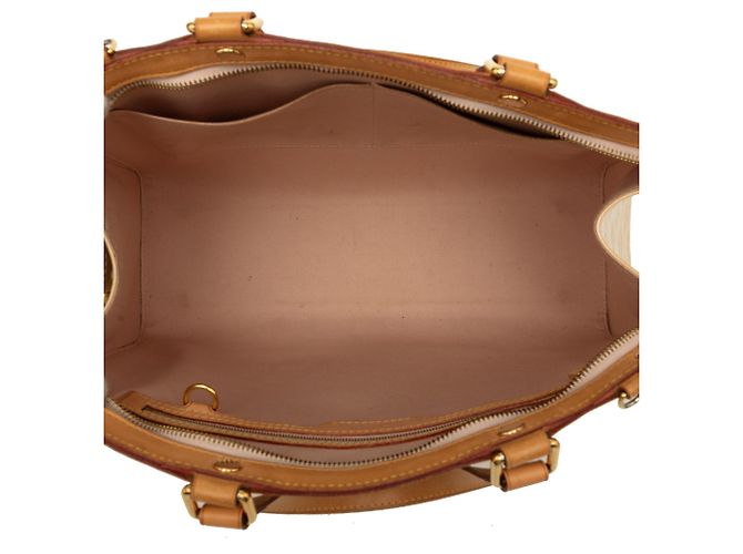 Borsa Satchel Louis Vuitton Monogram Vernis Brea GM Beige - vista 4