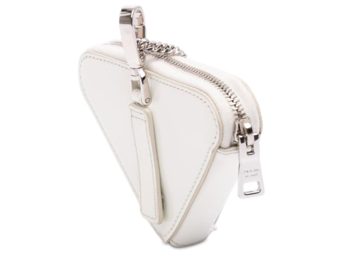 Borsa a tracolla Prada Mini Pouch in pelle spazzolata bianca con catena e triangolo Bianco - vista 2