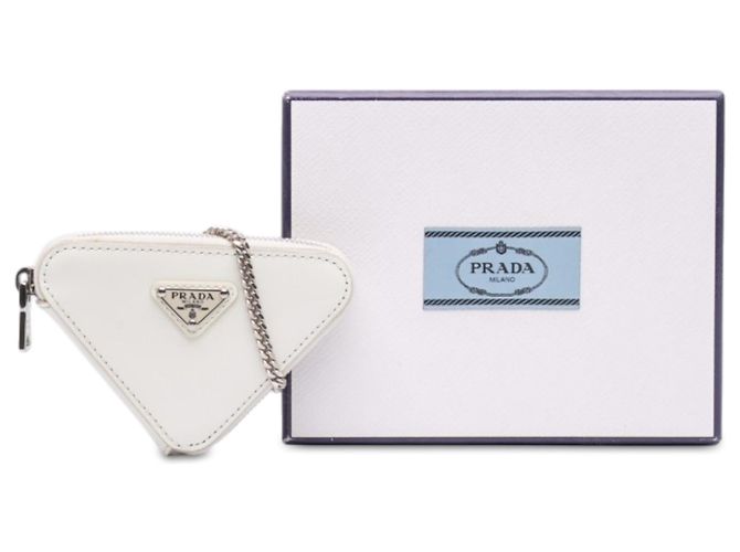 Borsa a tracolla Prada Mini Pouch in pelle spazzolata bianca con catena e triangolo Bianco - vista 7
