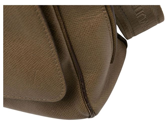 Borsa a tracolla Louis Vuitton Taiga Roman MM Marrone - vista 6