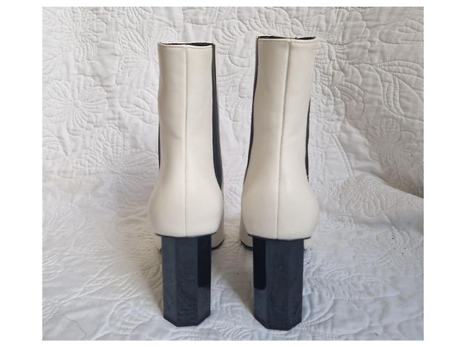 Autre Marque Donald Pliner Botines de cuero crema con tacón bloque Negro Crudo - vista 4