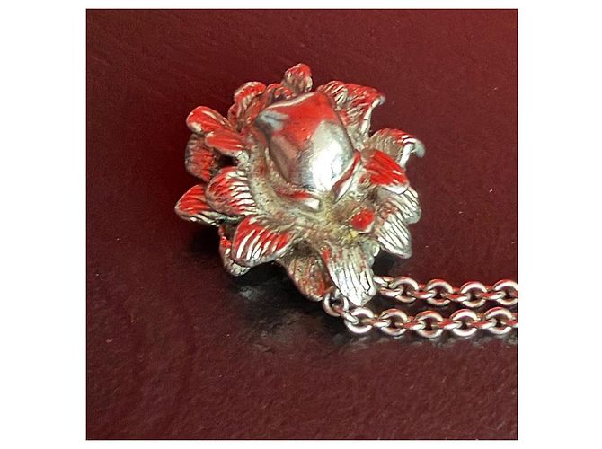 Collana Alexander McQueen con pendente teschio e fiore in argento - vista 5