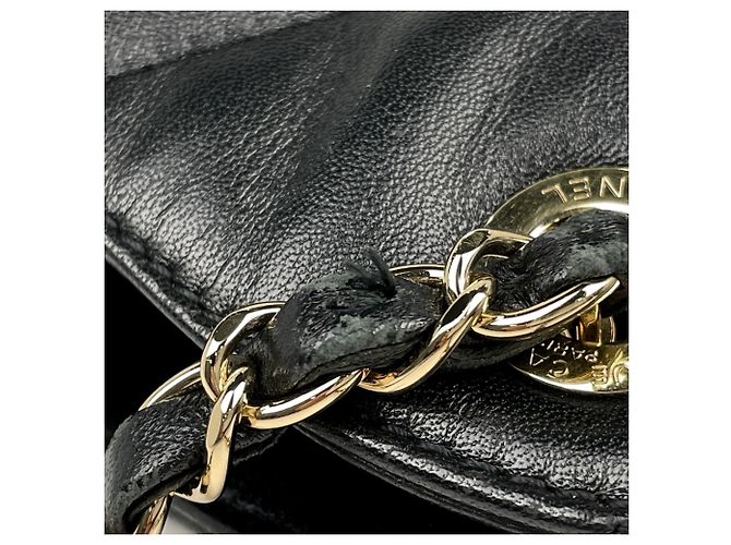 Saco Tote Chanel em couro matelassé preto - vista 4