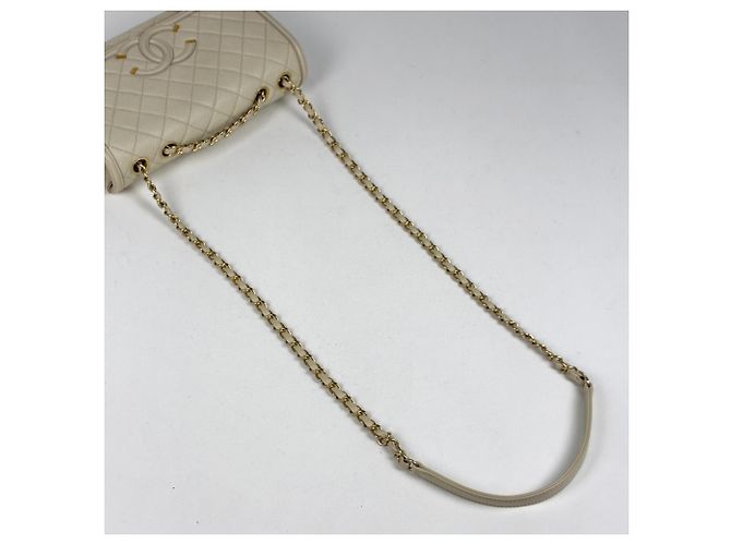 Borsa a tracolla Chanel Matelassé Light Beige - vista 7