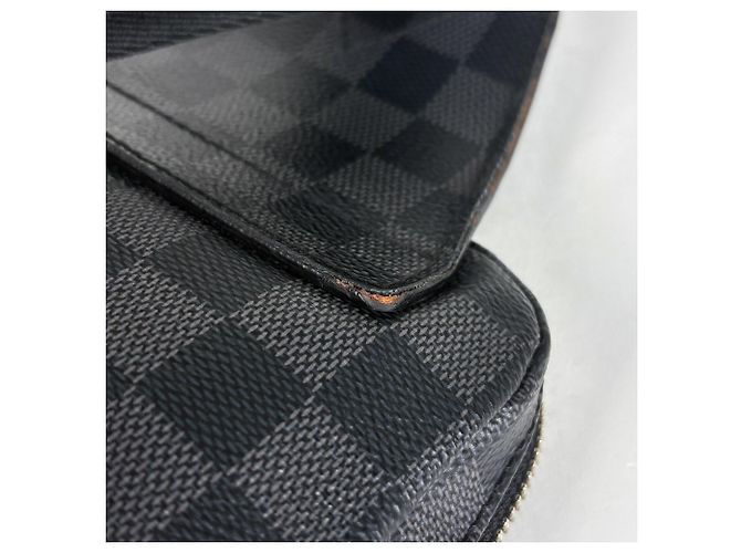 Borsa a tracolla Louis Vuitton Avenue Nero - vista 4
