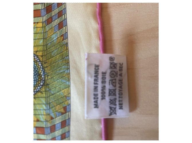 Hermès "Ballons et Lanternes" Seidentuch Pink Rot Blau Mehrfarben Beige Grün Orange Gelb - Ansicht 3