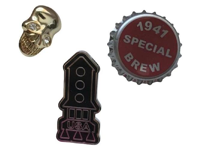 Set di spille Coach Skull, Rocket & Bottle Cap Rosso D'oro Gold hardware - vista 2