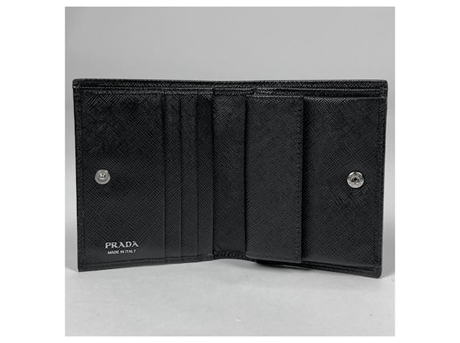 Prada Saffiano Triangle Bi-fold Geldbörse Schwarz - Ansicht 6
