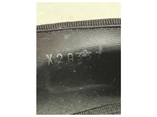 Mocassins Giorgio Armani en velours bleu monogramme - vue 13