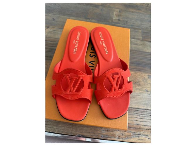 Sandali bassi Louis Vuitton LV Logo arancione - vista 3