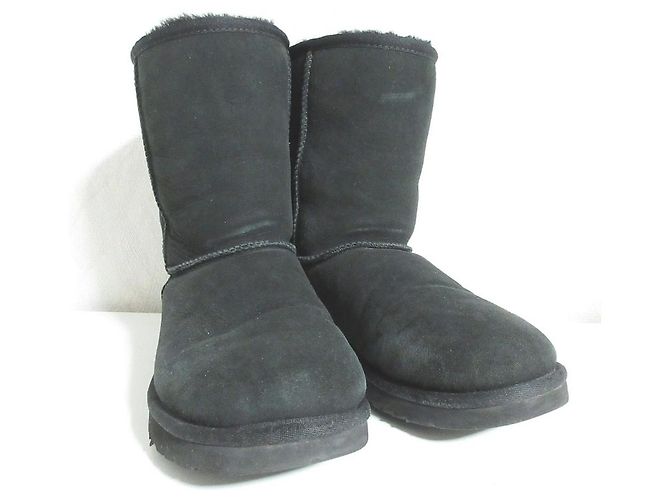 Autre Marque UGG CLASSIC SHORT Stiefel aus Lammfell Schwarz - Ansicht 2