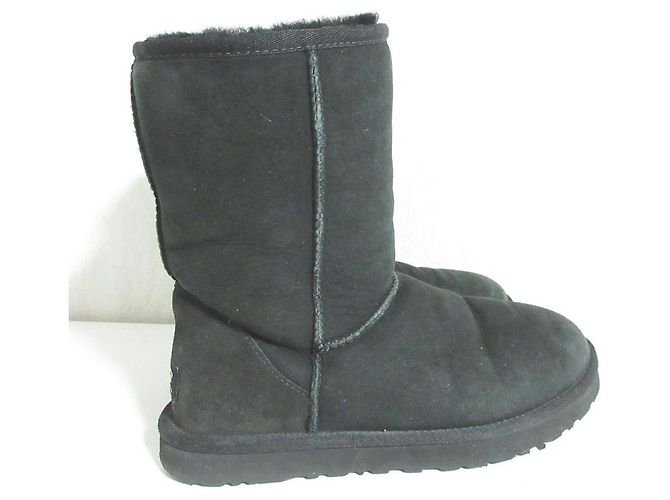 Autre Marque UGG CLASSIC SHORT Stiefel aus Lammfell Schwarz - Ansicht 3