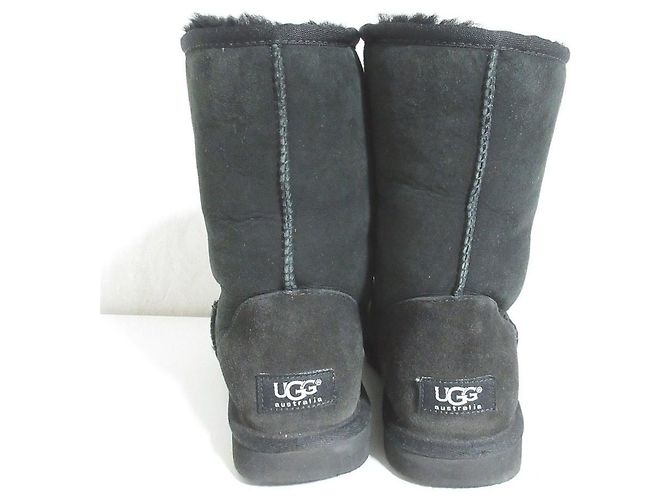 Autre Marque UGG CLASSIC SHORT Stiefel aus Lammfell Schwarz - Ansicht 4