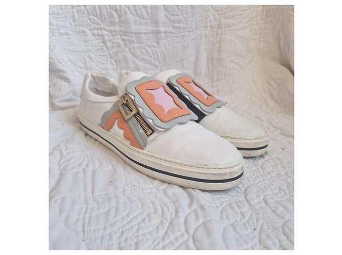 Roger Vivier Sneakers Slip-On in Pelle Bianca Appliqué Multicolore Nero Rosa Bianco Arancione Grigio - vista 10