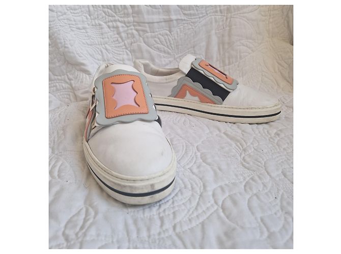 Roger Vivier Sneakers Slip-On in Pelle Bianca Appliqué Multicolore Nero Rosa Bianco Arancione Grigio - vista 12