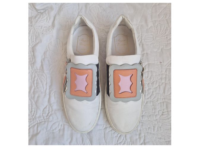 Roger Vivier Sneakers Slip-On in Pelle Bianca Appliqué Multicolore Nero Rosa Bianco Arancione Grigio - vista 8