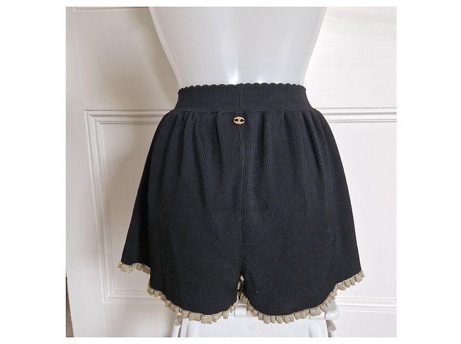Paco Rabanne schwarze Strickshorts mit Goldrand - Ansicht 7
