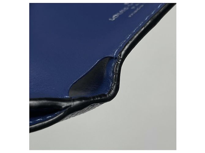 Louis Vuitton Discovery Compact Wallet - view 4