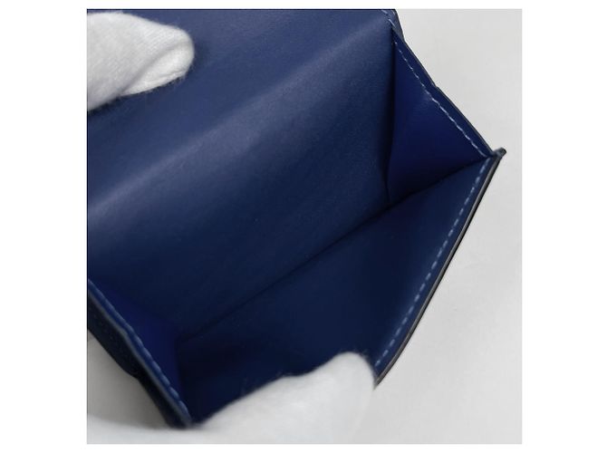 Louis Vuitton Discovery Compact Wallet - view 6