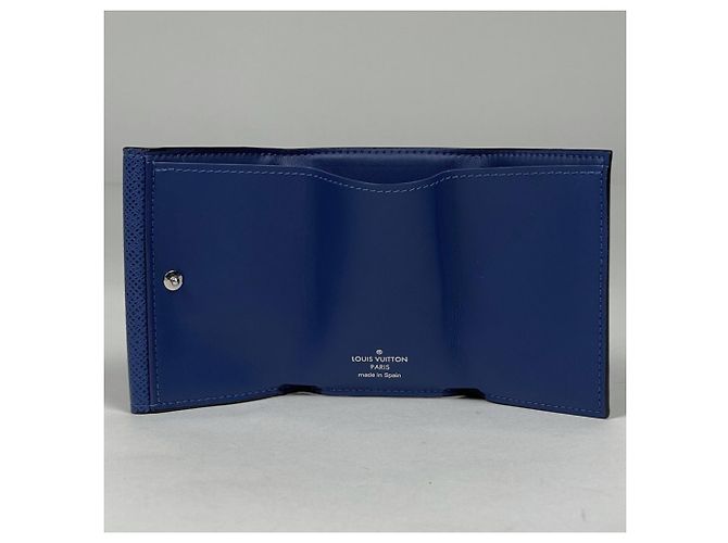Louis Vuitton Discovery Compact Wallet - view 7