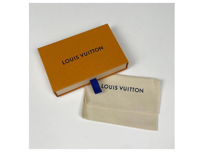 Louis Vuitton Discovery Compact Wallet - view 8