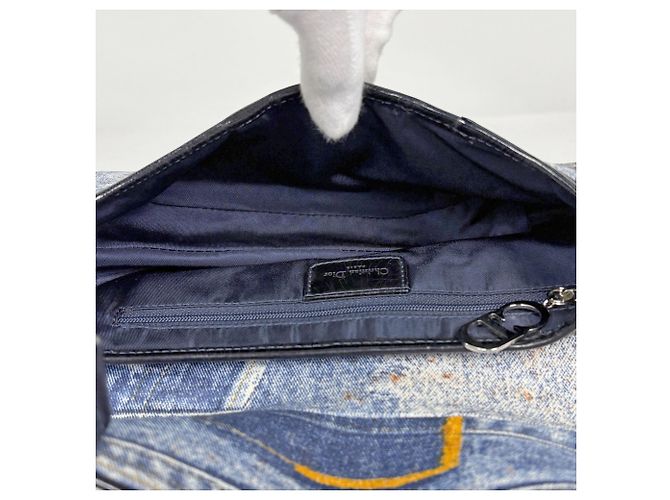 Christian Dior Saddle Bag aus hellblauem Denim - Ansicht 11