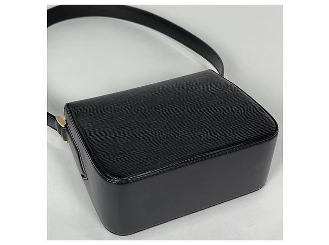 Bolso de hombro Louis Vuitton Bussy Negro - vista 2