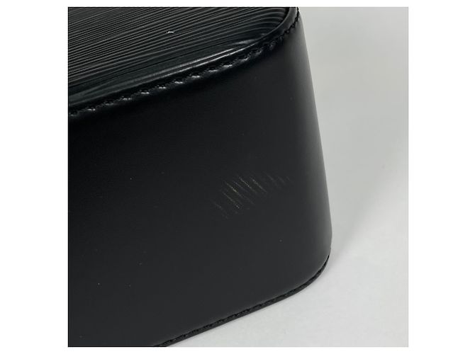 Bolso de hombro Louis Vuitton Bussy Negro - vista 4