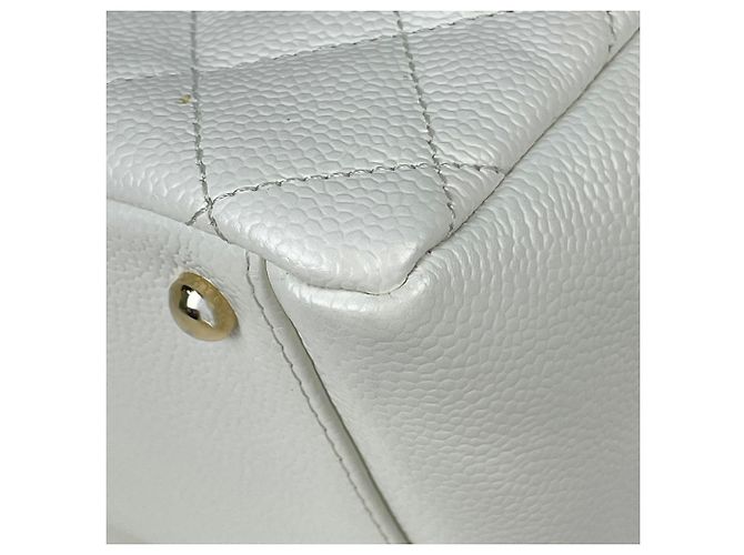 Borsa a tracolla Chanel Matelassé White Bianco - vista 3