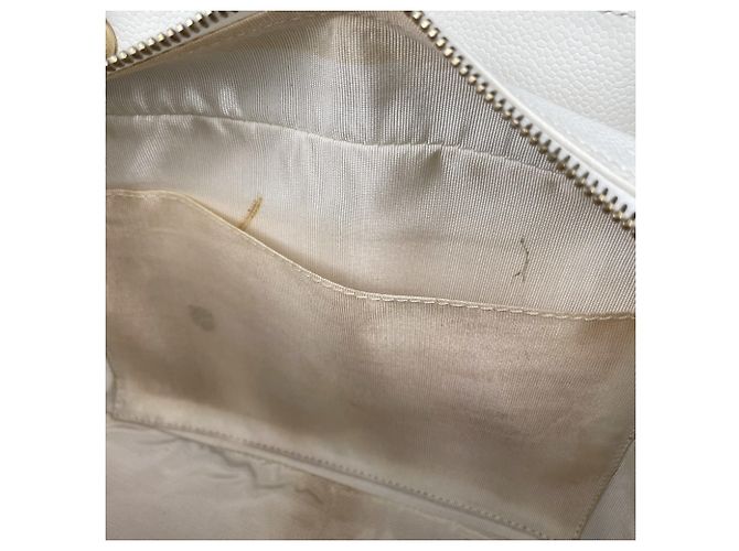 Borsa a tracolla Chanel Matelassé White Bianco - vista 7