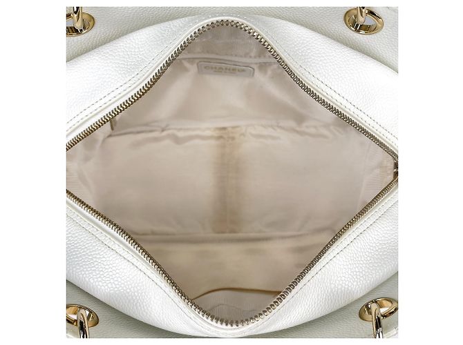 Borsa a tracolla Chanel Matelassé White Bianco - vista 8