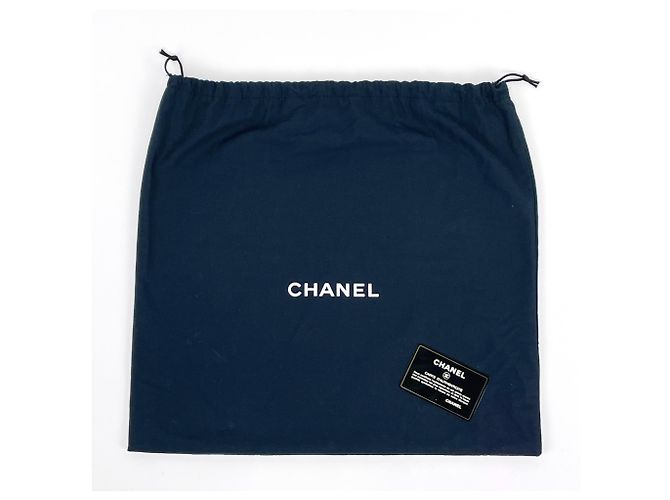 Borsa a tracolla Chanel Matelassé White Bianco - vista 9