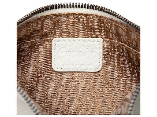 Dior Bohemian Schultertasche aus weißem Leder - Ansicht 5