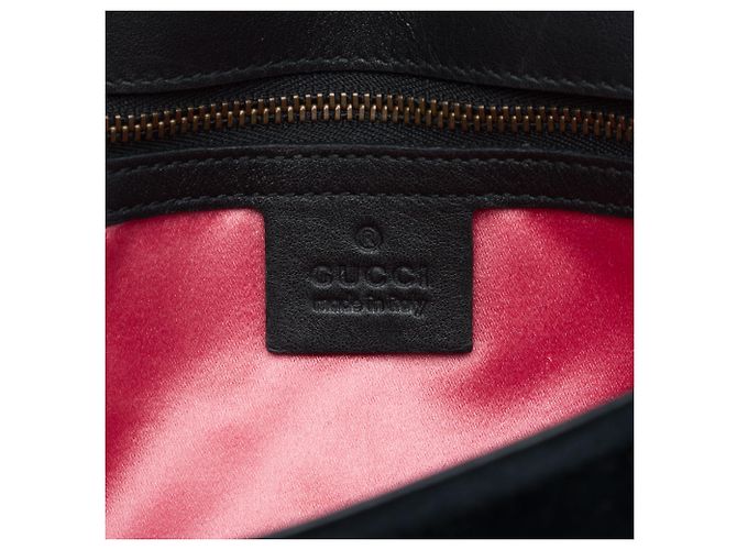 Gucci GG Marmont Matelassé Schultertasche aus Samt, Schwarz, Medium - Ansicht 5