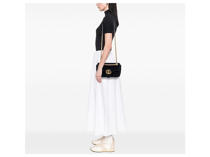 Gucci GG Marmont Matelassé Schultertasche aus Samt, Schwarz, Medium - Ansicht 6