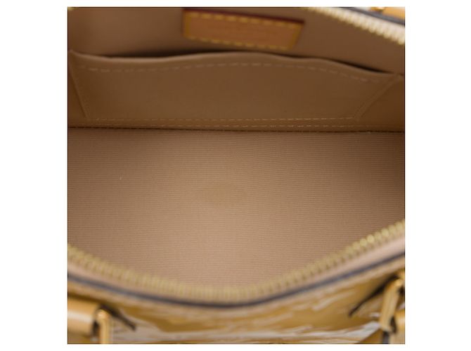 Louis Vuitton Brown Monogram Vernis Alma BB Marrone Marrone chiaro - vista 4