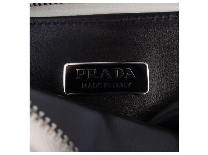 Pouch Mini Prada in pelle spazzolata bianca con catena e triangolo Bianco - vista 5