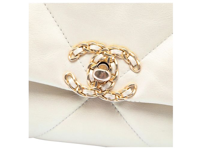 Chanel 19 Flap Medium em Lambskin Iridescente Branca Branco - vista 5