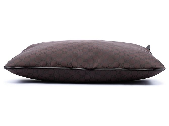 Borsa a tracolla Gucci in nylon GG marrone Marrone scuro - vista 3